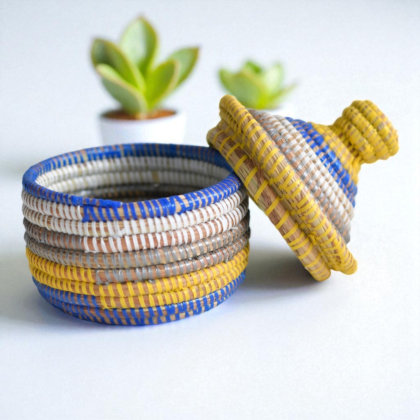 Petit panier en vannerie